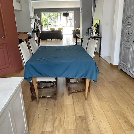 Сasa de vacaciones Grande Maison Familiale A Avec Piscine Nantes