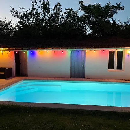 Grande Maison Familiale à Avec Piscine Hébergement de vacances Nantes