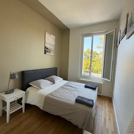 Grande Maison Familiale à Avec Piscine Hébergement de vacances *