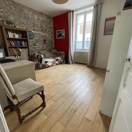 Hébergement de vacances Grande Maison Familiale à Avec Piscine
