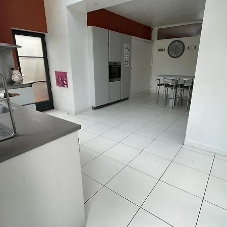 Grande Maison Familiale à Avec Piscine Hébergement de vacances Nantes