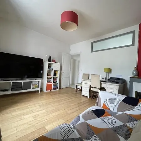 Grande Maison Familiale à Avec Piscine Hébergement de vacances Nantes