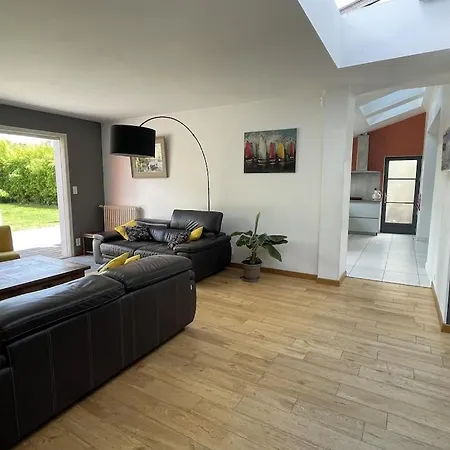 Grande Maison Familiale à Avec Piscine Hébergement de vacances Nantes