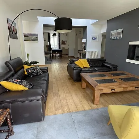 Grande Maison Familiale à Avec Piscine