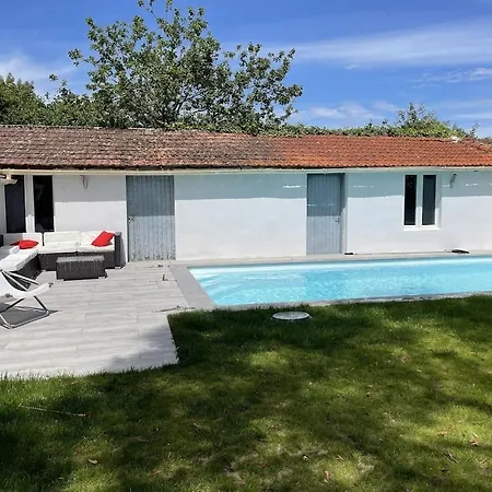 Grande Maison Familiale A Avec Piscine