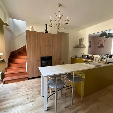 Grande Maison Familiale à Avec Piscine